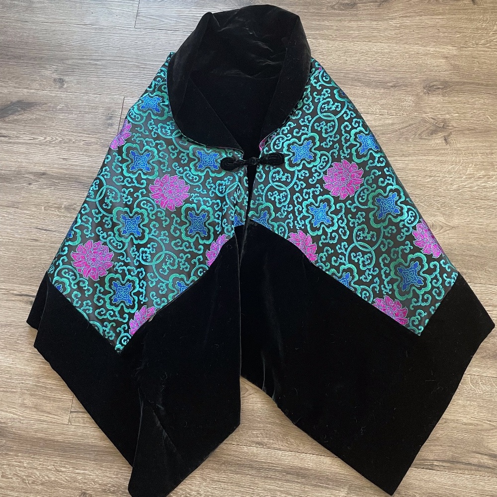 Gorgeous black velvet embroidered cape -- one size fits all